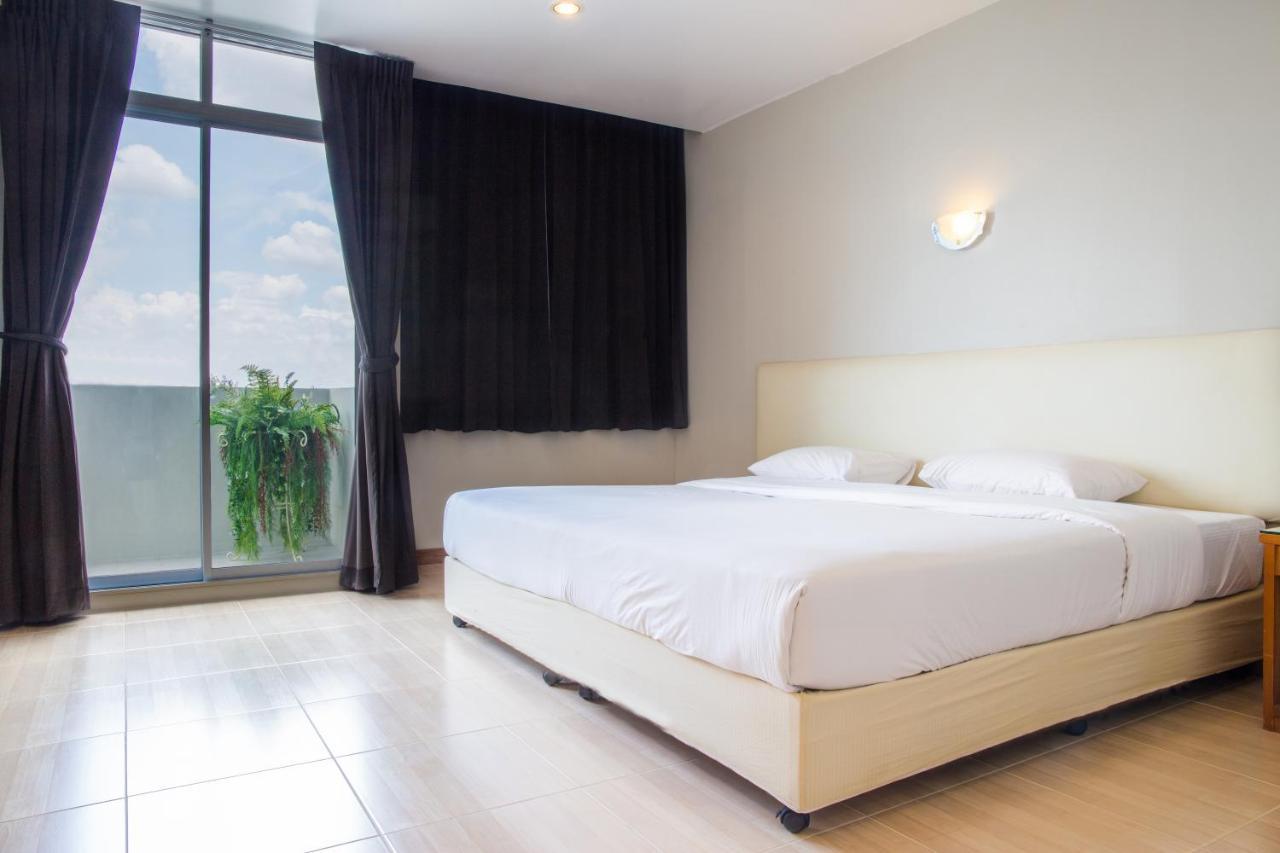 Rattana View Hotel Phitsanulok Eksteriør billede
